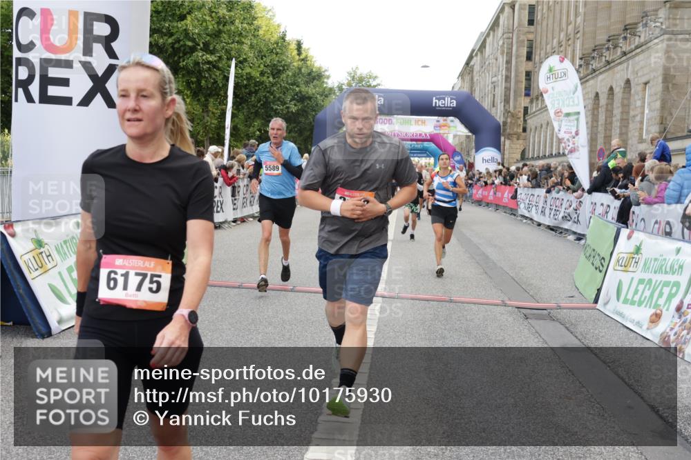 06.09.2026 - CURREX Alsterlauf Yannick Fuchs http://msf.ph/oto/10175930 06.09.2026 09:54:34 Ziel 2162, 2179, 2477, 3410, 3478, 4007, 4108, 4574, 5116, 5250, 5589, 5654, 6011, 6051, 6163, 6175, 6437 meine-sportfotos.de