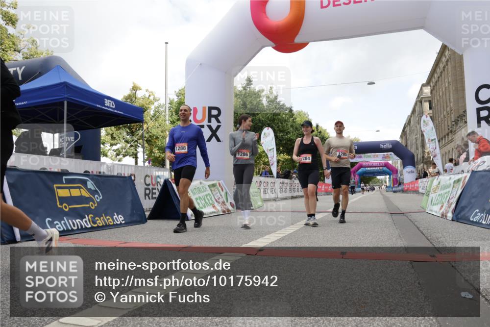 06.09.2026 - CURREX Alsterlauf Yannick Fuchs http://msf.ph/oto/10175942 06.09.2026 12:01:51 Ziel 1095, 1284, 1285, 1286, 1288, 1298, 1305, 8042 meine-sportfotos.de