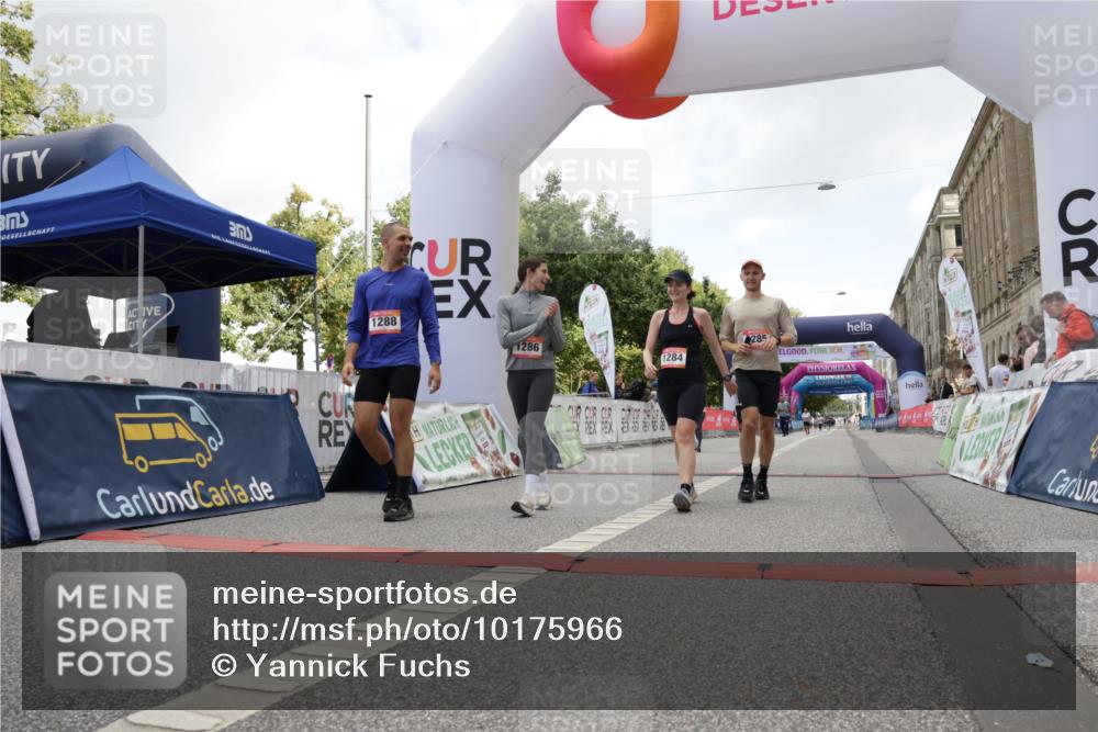 06.09.2026 - CURREX Alsterlauf Yannick Fuchs http://msf.ph/oto/10175966 06.09.2026 12:01:51 Ziel 1095, 1284, 1285, 1286, 1288, 1298, 1305, 8042 meine-sportfotos.de