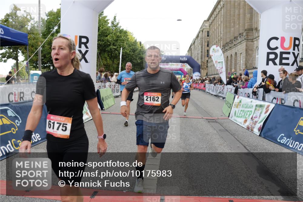 06.09.2026 - CURREX Alsterlauf Yannick Fuchs http://msf.ph/oto/10175983 06.09.2026 09:54:35 Ziel 2162, 2179, 2477, 3410, 3478, 4007, 4108, 4574, 5116, 5250, 5447, 5589, 5654, 5700, 5701, 6011, 6051, 6175, 6329, 6331, 6437 meine-sportfotos.de