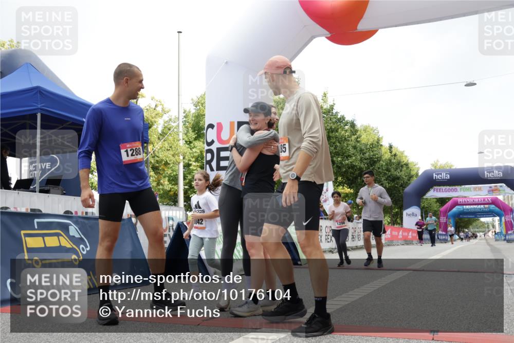 06.09.2026 - CURREX Alsterlauf Yannick Fuchs http://msf.ph/oto/10176104 06.09.2026 12:01:55 Ziel 1095, 1284, 1285, 1286, 1288, 1298, 1305, 8042 meine-sportfotos.de