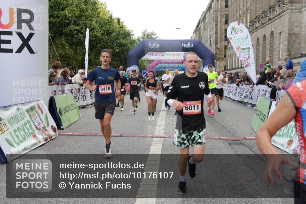 06.09.2026 - CURREX Alsterlauf Yannick Fuchs http://msf.ph/oto/10176107 06.09.2026 09:54:37 Ziel 2162, 2179, 2477, 3233, 3410, 3478, 5116, 5250, 5447, 5589, 5654, 5700, 5701, 6011, 6175, 6329, 6331, 6437 meine-sportfotos.de