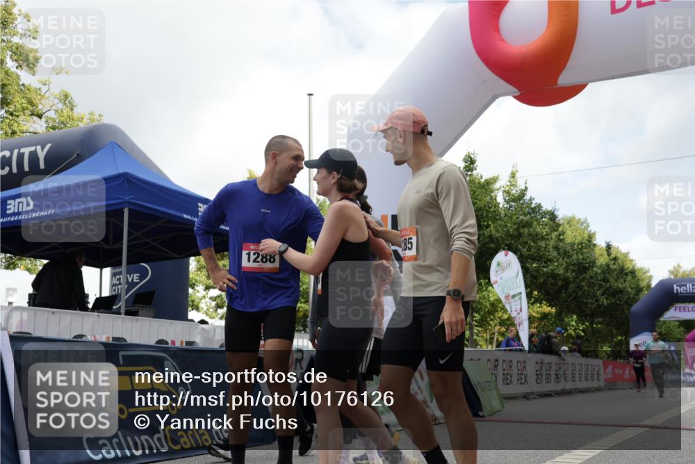 06.09.2026 - CURREX Alsterlauf Yannick Fuchs http://msf.ph/oto/10176126 06.09.2026 12:01:57 Ziel 1285, 1286, 1288, 1298, 1305, 1326, 8042 meine-sportfotos.de