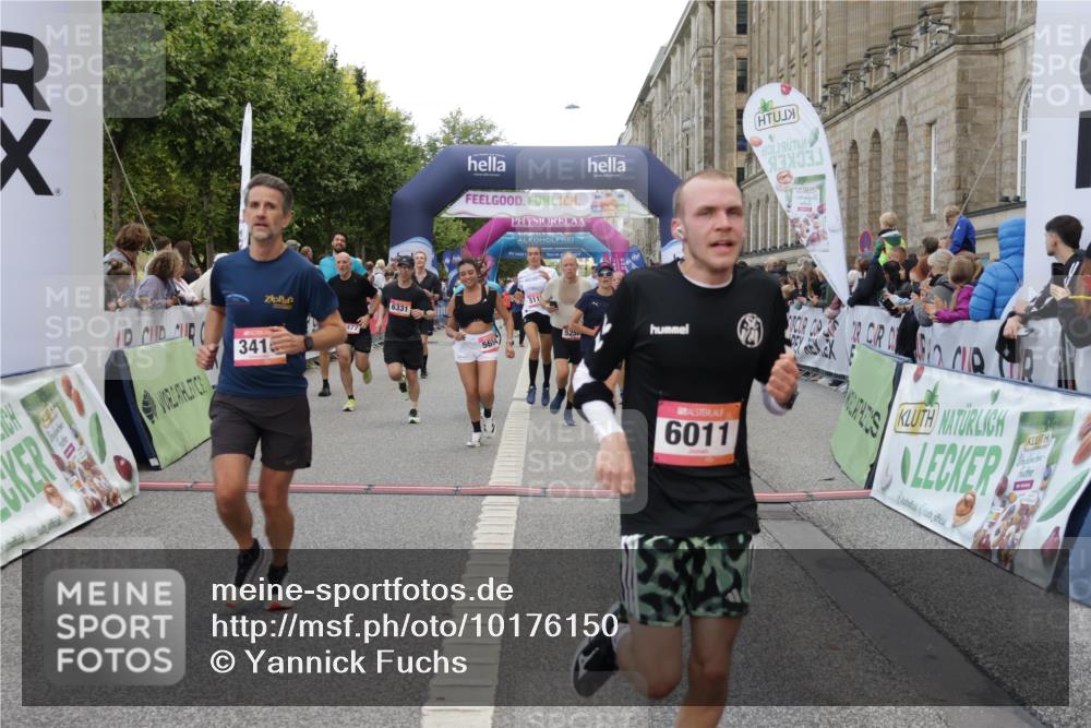 06.09.2026 - CURREX Alsterlauf Yannick Fuchs http://msf.ph/oto/10176150 06.09.2026 09:54:38 Ziel 2162, 2179, 2477, 3233, 3410, 3478, 5116, 5250, 5447, 5589, 5654, 5700, 5701, 6011, 6175, 6329, 6331, 6437 meine-sportfotos.de