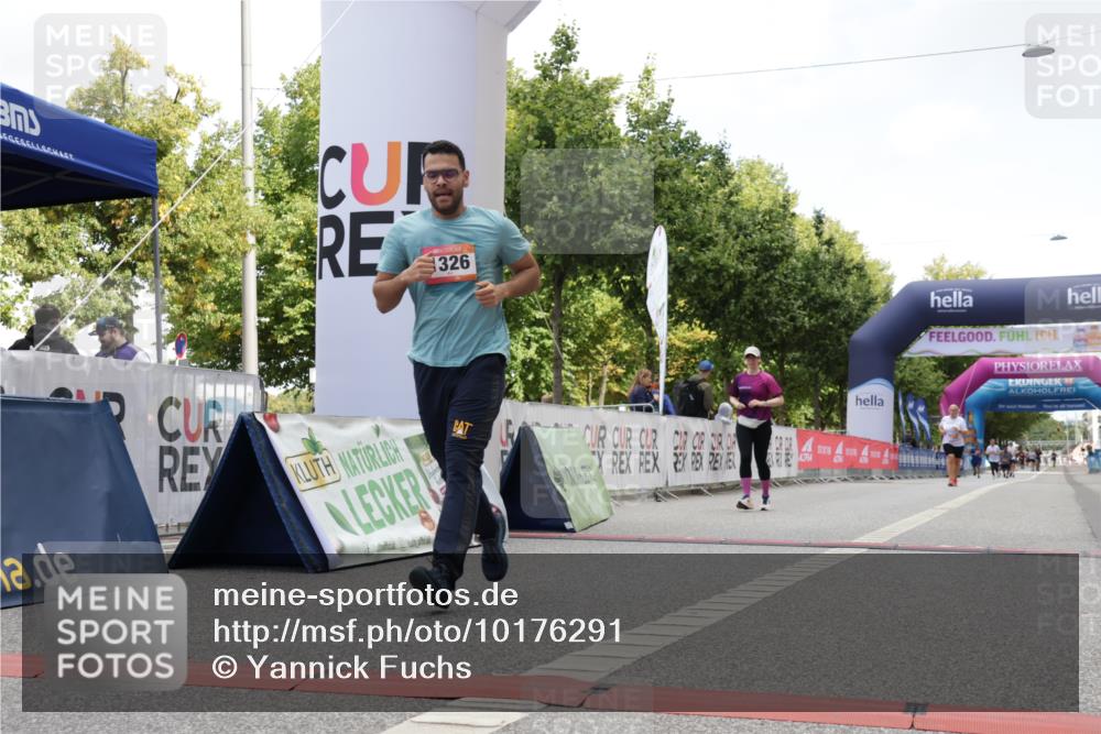 06.09.2026 - CURREX Alsterlauf Yannick Fuchs http://msf.ph/oto/10176291 06.09.2026 12:02:03 Ziel 1150, 1326 meine-sportfotos.de