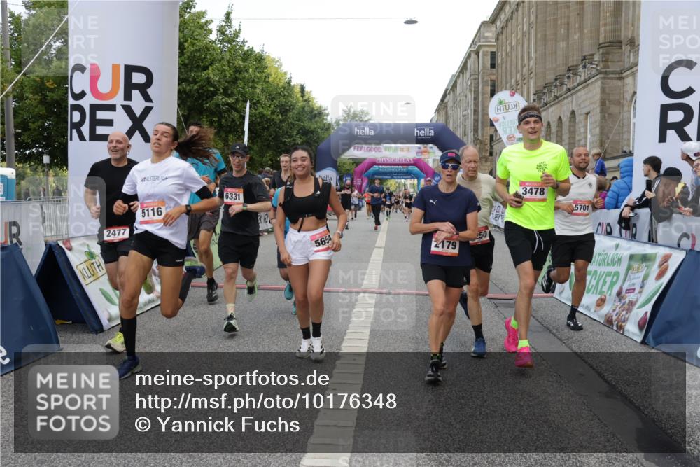 06.09.2026 - CURREX Alsterlauf Yannick Fuchs http://msf.ph/oto/10176348 06.09.2026 09:54:40 Ziel 2162, 2179, 2477, 3233, 3410, 3478, 3629, 5116, 5250, 5447, 5589, 5654, 5700, 5701, 6011, 6079, 6329, 6331, 6437 meine-sportfotos.de