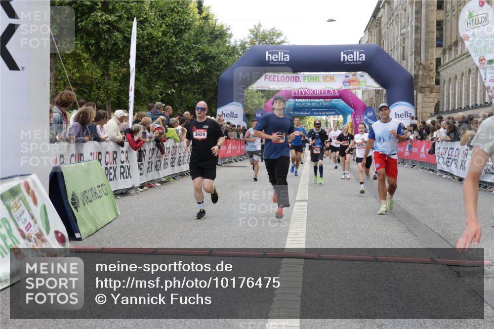 06.09.2026 - CURREX Alsterlauf Yannick Fuchs http://msf.ph/oto/10176475 06.09.2026 09:54:43 Ziel 2179, 2433, 2451, 2477, 2640, 3233, 3410, 3413, 3478, 3629, 4206, 4974, 5116, 5250, 5447, 5654, 5666, 5700, 5701, 6011, 6079, 6329, 6331, 6437 meine-sportfotos.de