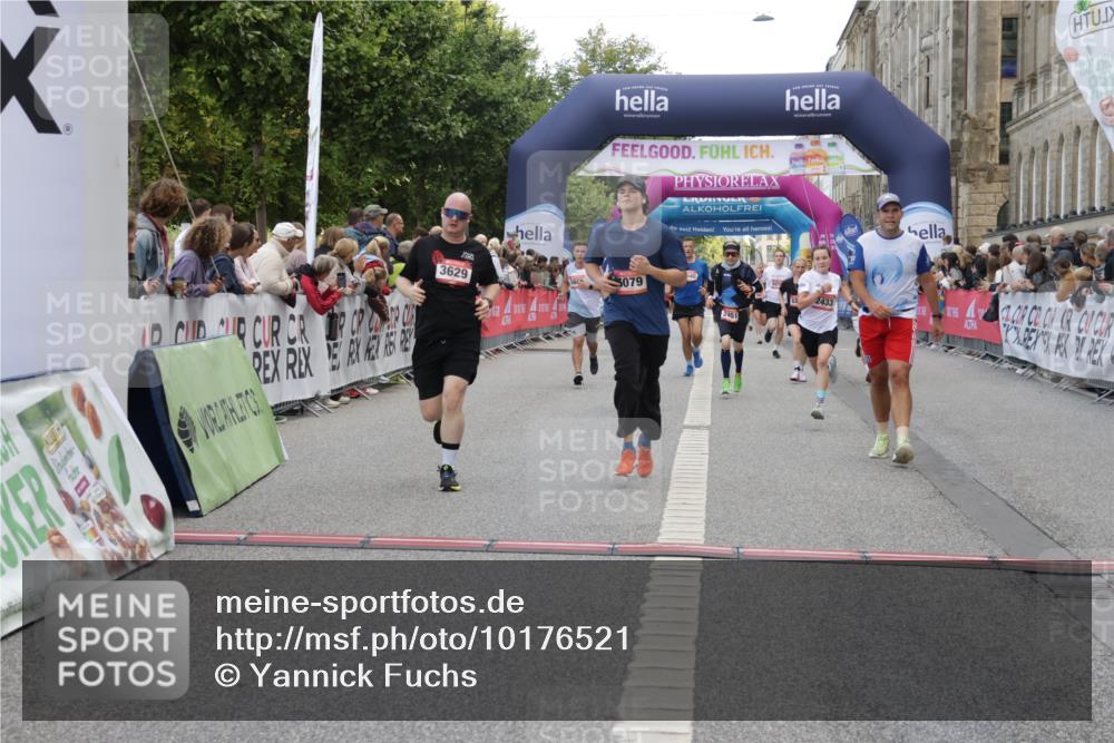 06.09.2026 - CURREX Alsterlauf Yannick Fuchs http://msf.ph/oto/10176521 06.09.2026 09:54:44 Ziel 2179, 2433, 2451, 2477, 2640, 3233, 3410, 3413, 3478, 3629, 4206, 4394, 4974, 5116, 5250, 5447, 5654, 5666, 5700, 5701, 6011, 6079, 6329, 6331 meine-sportfotos.de
