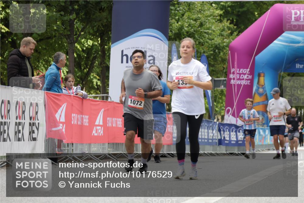 06.09.2026 - CURREX Alsterlauf Yannick Fuchs http://msf.ph/oto/10176529 06.09.2026 12:02:18 Ziel 1072, 1209, 1337 meine-sportfotos.de
