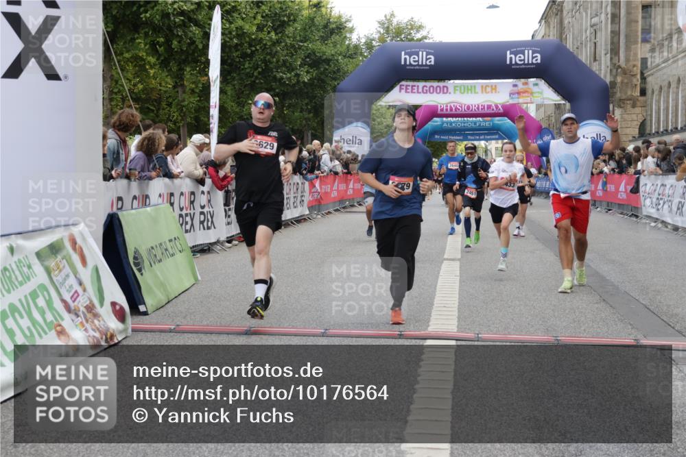 06.09.2026 - CURREX Alsterlauf Yannick Fuchs http://msf.ph/oto/10176564 06.09.2026 09:54:44 Ziel 2179, 2433, 2451, 2477, 2640, 3233, 3410, 3413, 3478, 3629, 4206, 4394, 4974, 5116, 5250, 5447, 5654, 5666, 5700, 5701, 6011, 6079, 6329, 6331 meine-sportfotos.de