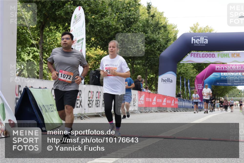 06.09.2026 - CURREX Alsterlauf Yannick Fuchs http://msf.ph/oto/10176643 06.09.2026 12:02:23 Ziel 1072, 1320, 1337 meine-sportfotos.de