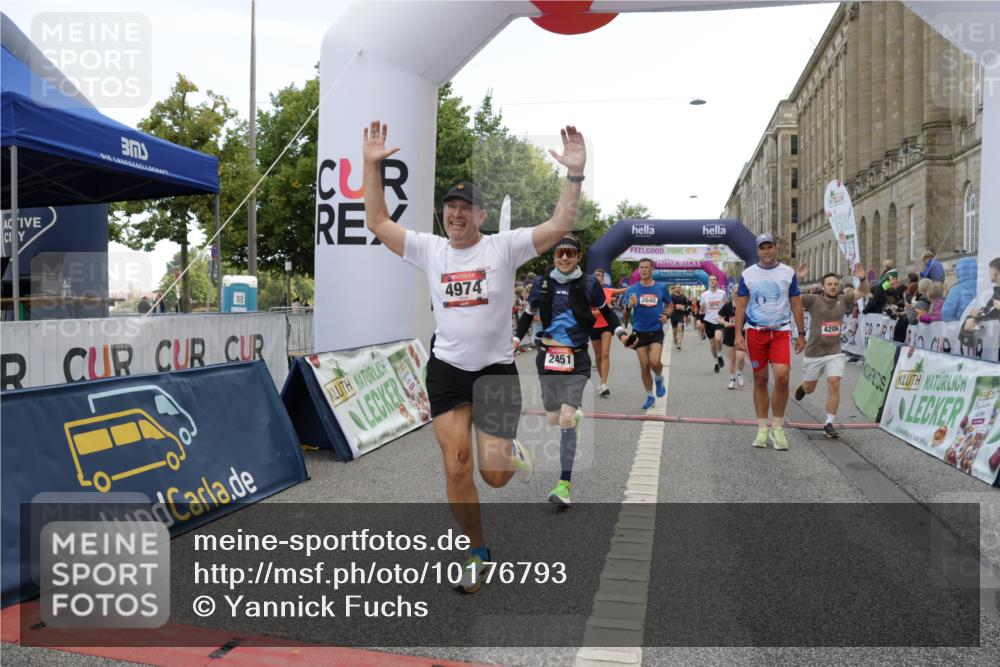 06.09.2026 - CURREX Alsterlauf Yannick Fuchs http://msf.ph/oto/10176793 06.09.2026 09:54:48 Ziel 2395, 2433, 2451, 2587, 2640, 3233, 3251, 3413, 3629, 3991, 4206, 4394, 4974, 5165, 5657, 5666, 6079, 6210 meine-sportfotos.de