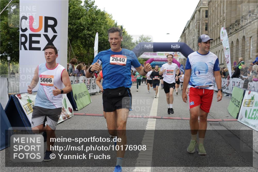 06.09.2026 - CURREX Alsterlauf Yannick Fuchs http://msf.ph/oto/10176908 06.09.2026 09:54:49 Ziel 2395, 2433, 2451, 2587, 2640, 3251, 3413, 3629, 3991, 4206, 4394, 4458, 4974, 5165, 5657, 5666, 6079, 6191, 6210 meine-sportfotos.de