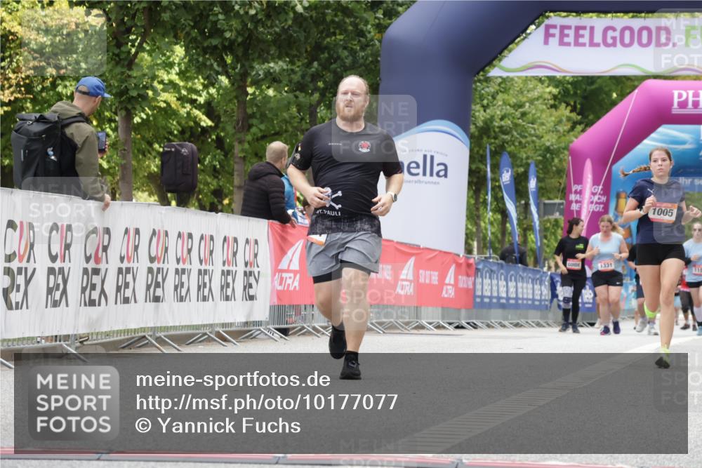 06.09.2026 - CURREX Alsterlauf Yannick Fuchs http://msf.ph/oto/10177077 06.09.2026 12:02:38 Ziel 1005, 1017, 1019, 8267 meine-sportfotos.de