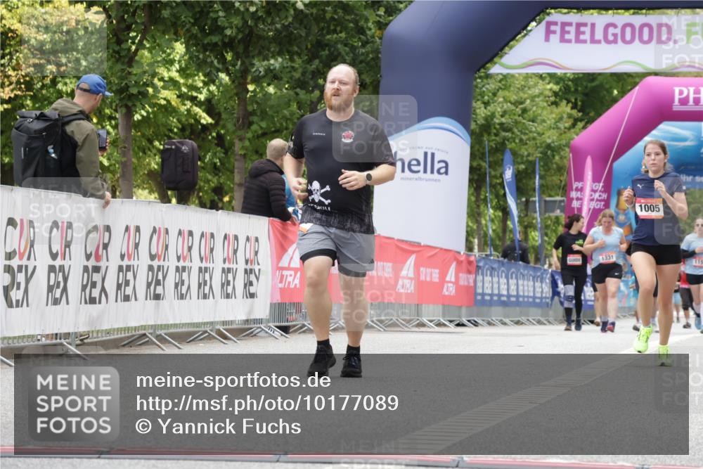 06.09.2026 - CURREX Alsterlauf Yannick Fuchs http://msf.ph/oto/10177089 06.09.2026 12:02:39 Ziel 1005, 1017, 1019, 8267 meine-sportfotos.de