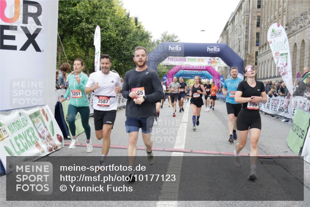 06.09.2026 - CURREX Alsterlauf Yannick Fuchs http://msf.ph/oto/10177123 06.09.2026 09:54:52 Ziel 2314, 2395, 2433, 2451, 2587, 2640, 3251, 3341, 3363, 3413, 3629, 3991, 4206, 4335, 4394, 4458, 4974, 5165, 5657, 5666, 6079, 6191, 6210 meine-sportfotos.de