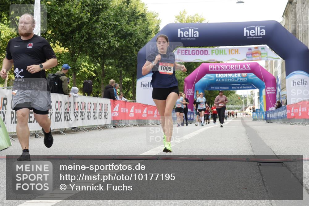06.09.2026 - CURREX Alsterlauf Yannick Fuchs http://msf.ph/oto/10177195 06.09.2026 12:02:42 Ziel 1005, 1017, 1019, 8267 meine-sportfotos.de