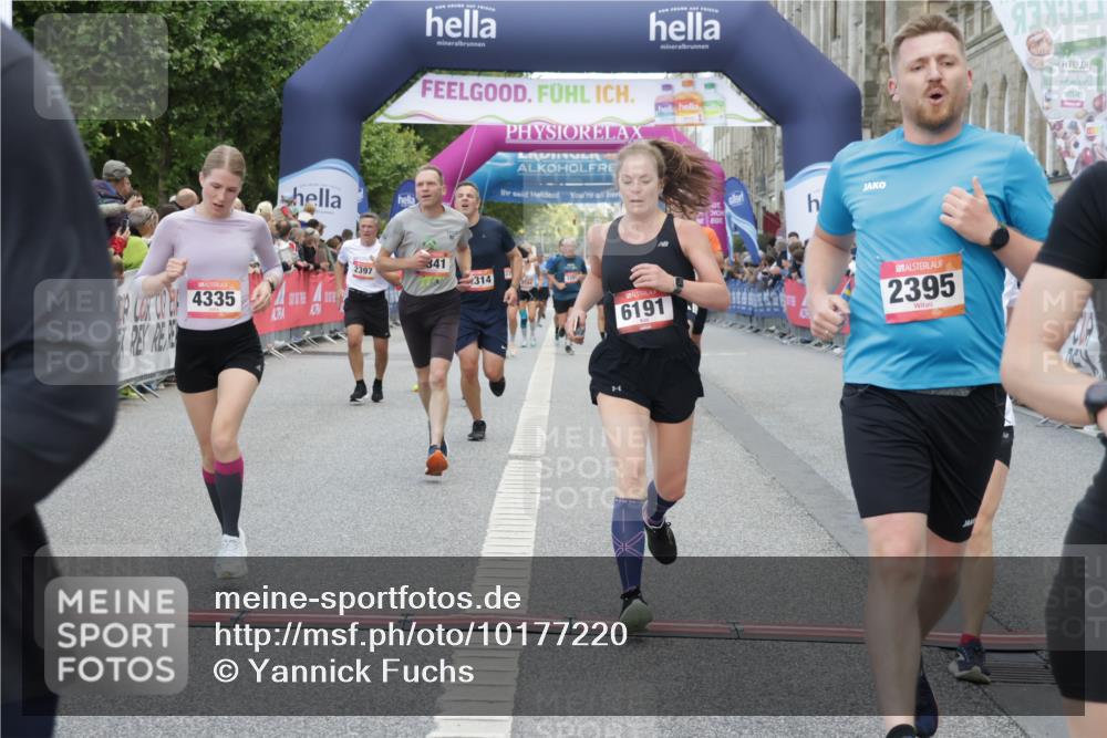 06.09.2026 - CURREX Alsterlauf Yannick Fuchs http://msf.ph/oto/10177220 06.09.2026 09:54:54 Ziel 2314, 2395, 2397, 2451, 2494, 2587, 2640, 2962, 3251, 3341, 3363, 3413, 3991, 4206, 4335, 4394, 4458, 5165, 5385, 5657, 5666, 6191, 6210 meine-sportfotos.de