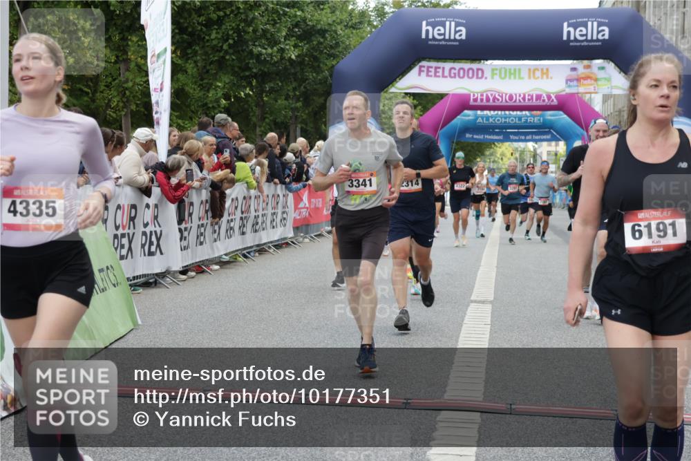 06.09.2026 - CURREX Alsterlauf Yannick Fuchs http://msf.ph/oto/10177351 06.09.2026 09:54:55 Ziel 2314, 2395, 2397, 2494, 2587, 2640, 2962, 3251, 3341, 3363, 3991, 4206, 4335, 4394, 4458, 5165, 5298, 5385, 5657, 5666, 6191, 6210 meine-sportfotos.de