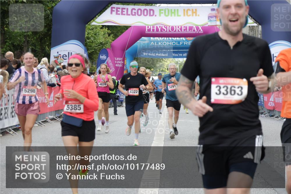 06.09.2026 - CURREX Alsterlauf Yannick Fuchs http://msf.ph/oto/10177489 06.09.2026 09:54:57 Ziel 2261, 2314, 2395, 2397, 2494, 2587, 2826, 2962, 3251, 3291, 3341, 3363, 3991, 4322, 4335, 4458, 4839, 5094, 5165, 5298, 5385, 5657, 6191, 6210 meine-sportfotos.de