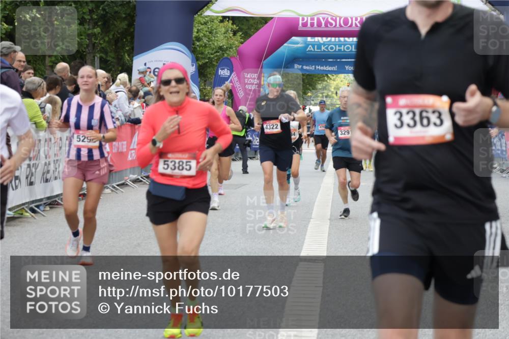 06.09.2026 - CURREX Alsterlauf Yannick Fuchs http://msf.ph/oto/10177503 06.09.2026 09:54:58 Ziel 2184, 2261, 2314, 2395, 2397, 2494, 2587, 2826, 2962, 3251, 3291, 3341, 3363, 3991, 4322, 4335, 4458, 4839, 5094, 5165, 5298, 5385, 6191 meine-sportfotos.de