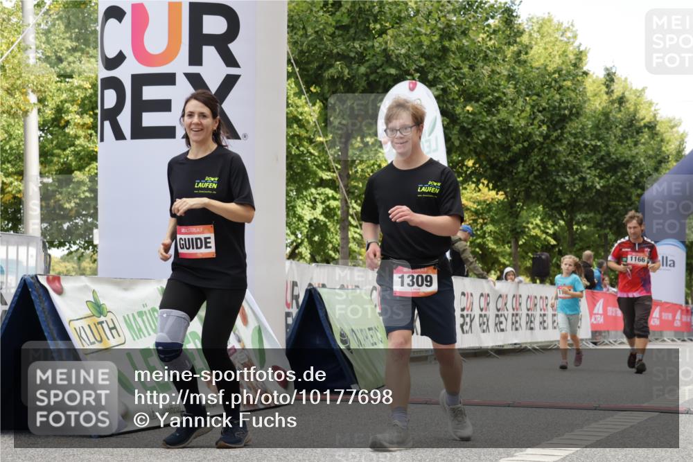 06.09.2026 - CURREX Alsterlauf Yannick Fuchs http://msf.ph/oto/10177698 06.09.2026 12:03:00 Ziel 1144, 1151, 1166, 1167, 1168, 1214, 1309, 1331 meine-sportfotos.de