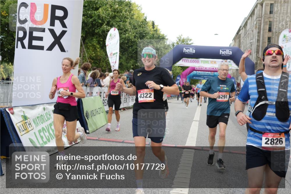 06.09.2026 - CURREX Alsterlauf Yannick Fuchs http://msf.ph/oto/10177729 06.09.2026 09:55:03 Ziel 2184, 2261, 2314, 2348, 2397, 2494, 2502, 2826, 2962, 3291, 3341, 3363, 4322, 4839, 5094, 5298, 5385 meine-sportfotos.de