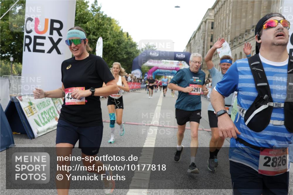 06.09.2026 - CURREX Alsterlauf Yannick Fuchs http://msf.ph/oto/10177818 06.09.2026 09:55:03 Ziel 2184, 2261, 2314, 2348, 2397, 2494, 2502, 2826, 2962, 3291, 3341, 3363, 4322, 4839, 5094, 5298, 5385 meine-sportfotos.de