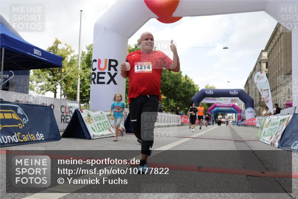 06.09.2026 - CURREX Alsterlauf Yannick Fuchs http://msf.ph/oto/10177822 06.09.2026 12:03:04 Ziel 1166, 1167, 1214, 1309, 1336, 6390, 8103 meine-sportfotos.de