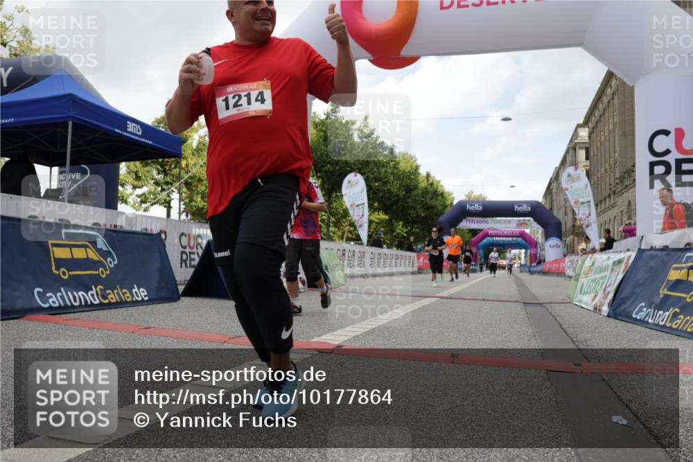06.09.2026 - CURREX Alsterlauf Yannick Fuchs http://msf.ph/oto/10177864 06.09.2026 12:03:05 Ziel 1166, 1167, 1214, 1309, 1336, 6390, 8103 meine-sportfotos.de