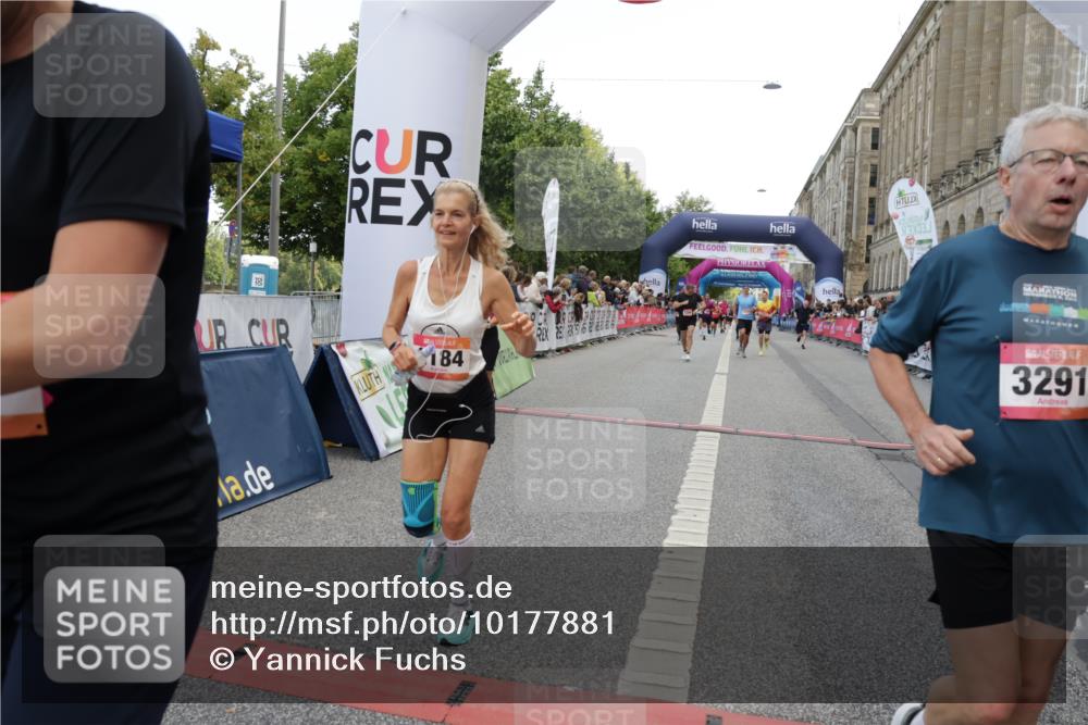 06.09.2026 - CURREX Alsterlauf Yannick Fuchs http://msf.ph/oto/10177881 06.09.2026 09:55:04 Ziel 2184, 2261, 2314, 2348, 2397, 2494, 2502, 2826, 2962, 3291, 3363, 4322, 4622, 4765, 4839, 5094, 5298, 5385, 5721 meine-sportfotos.de