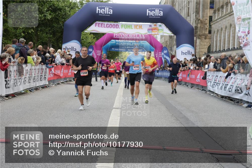 06.09.2026 - CURREX Alsterlauf Yannick Fuchs http://msf.ph/oto/10177930 06.09.2026 09:55:06 Ziel 2184, 2261, 2348, 2502, 2826, 3291, 4322, 4622, 4765, 4839, 4956, 5094, 5298, 5385, 5721 meine-sportfotos.de