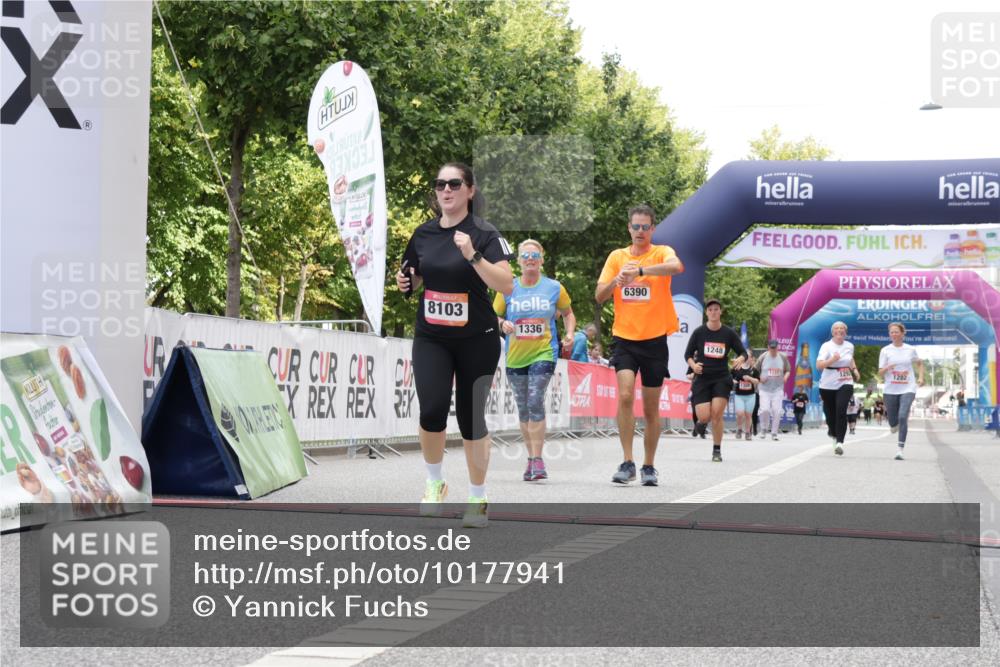 06.09.2026 - CURREX Alsterlauf Yannick Fuchs http://msf.ph/oto/10177941 06.09.2026 12:03:07 Ziel 1166, 1167, 1214, 1248, 1282, 1292, 1336, 6390, 8103 meine-sportfotos.de