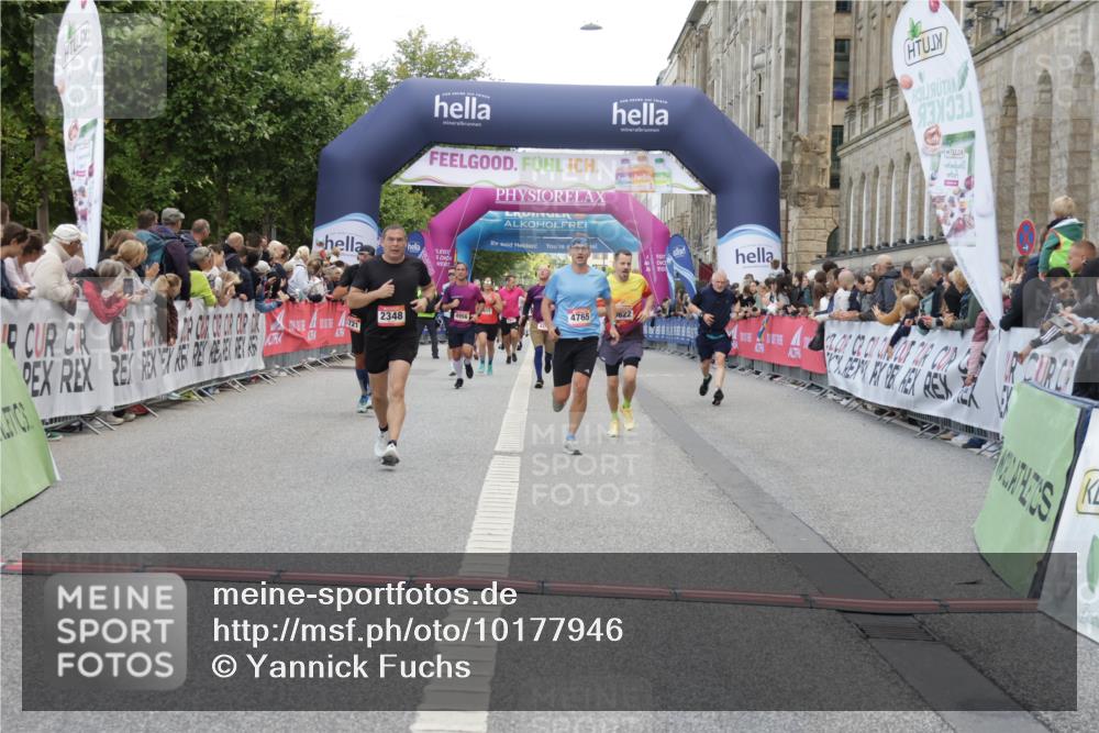 06.09.2026 - CURREX Alsterlauf Yannick Fuchs http://msf.ph/oto/10177946 06.09.2026 09:55:06 Ziel 2184, 2261, 2348, 2502, 2826, 3291, 4322, 4622, 4765, 4839, 4956, 5094, 5298, 5385, 5721 meine-sportfotos.de