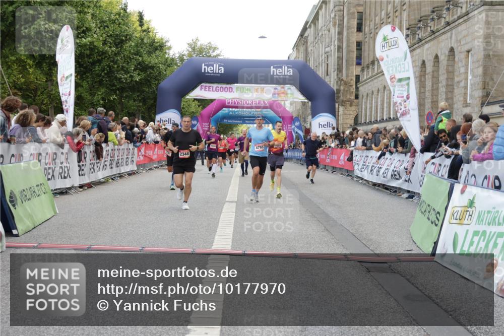 06.09.2026 - CURREX Alsterlauf Yannick Fuchs http://msf.ph/oto/10177970 06.09.2026 09:55:06 Ziel 2184, 2261, 2348, 2502, 2826, 3291, 4322, 4622, 4765, 4839, 4956, 5094, 5298, 5385, 5721 meine-sportfotos.de