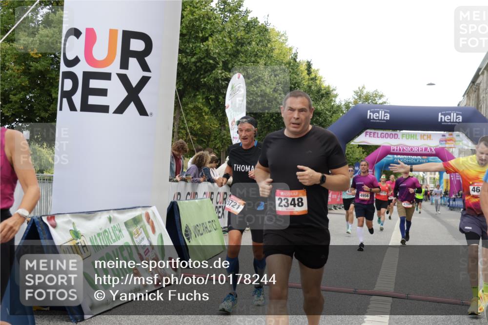 06.09.2026 - CURREX Alsterlauf Yannick Fuchs http://msf.ph/oto/10178244 06.09.2026 09:55:09 Ziel 2184, 2261, 2348, 2499, 2502, 2826, 3291, 4266, 4322, 4615, 4622, 4765, 4839, 4956, 5721, 6216 meine-sportfotos.de