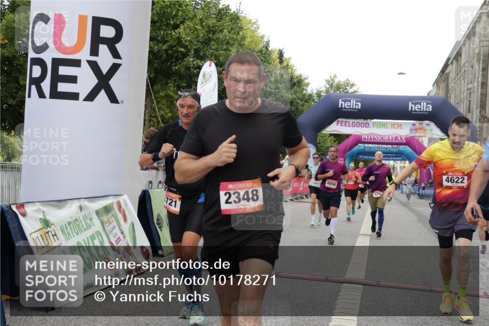 06.09.2026 - CURREX Alsterlauf Yannick Fuchs http://msf.ph/oto/10178271 06.09.2026 09:55:09 Ziel 2184, 2261, 2348, 2499, 2502, 2826, 3291, 4266, 4322, 4615, 4622, 4765, 4839, 4956, 5721, 6216 meine-sportfotos.de