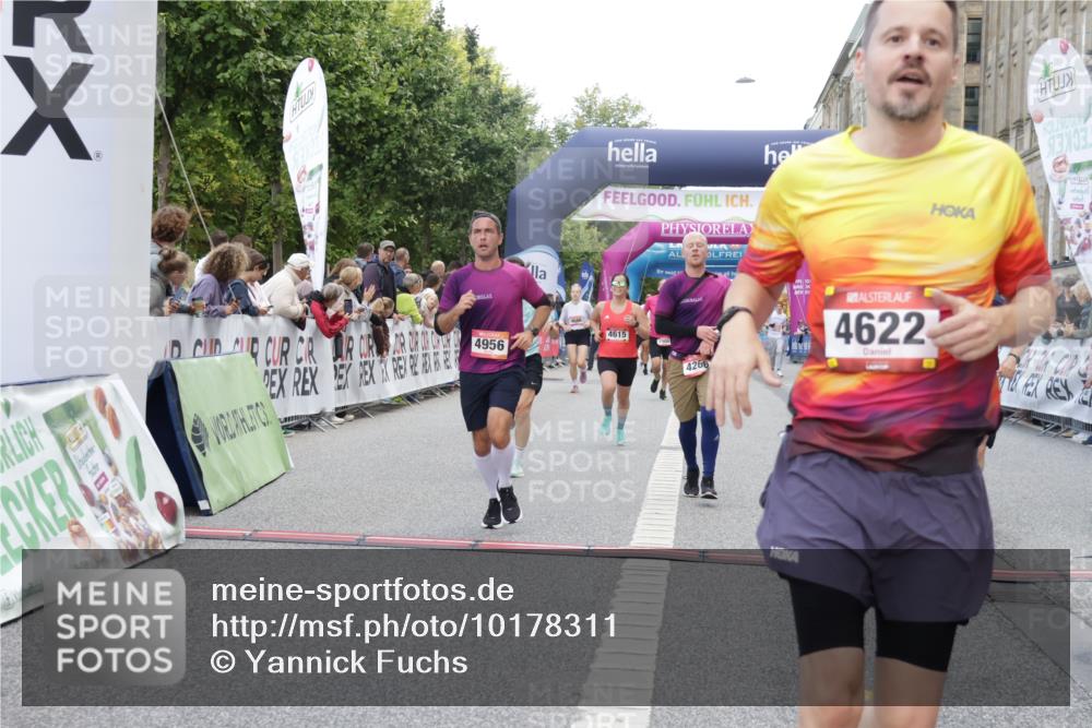 06.09.2026 - CURREX Alsterlauf Yannick Fuchs http://msf.ph/oto/10178311 06.09.2026 09:55:10 Ziel 2184, 2348, 2499, 2502, 4266, 4615, 4622, 4765, 4956, 5721, 6216 meine-sportfotos.de
