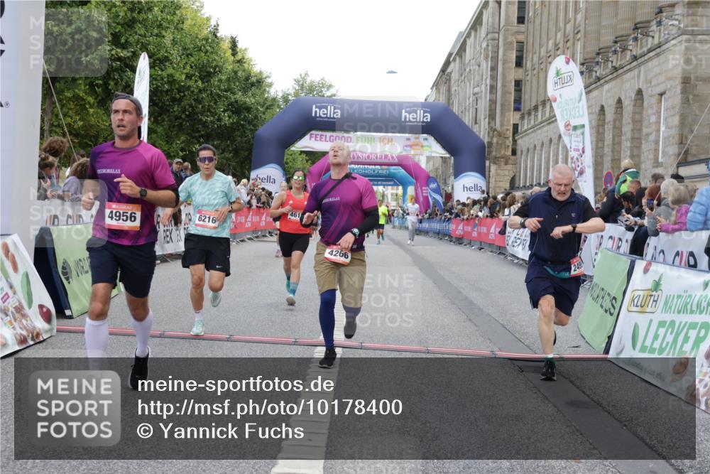 06.09.2026 - CURREX Alsterlauf Yannick Fuchs http://msf.ph/oto/10178400 06.09.2026 09:55:12 Ziel 2348, 2499, 2908, 4266, 4615, 4622, 4686, 4765, 4956, 5721, 6216 meine-sportfotos.de