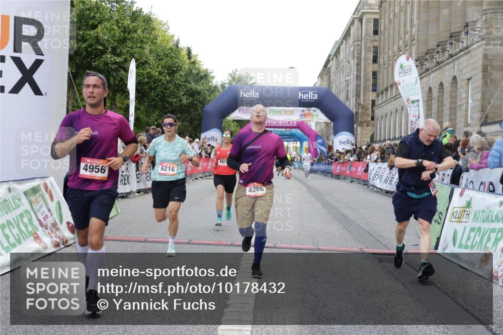 06.09.2026 - CURREX Alsterlauf Yannick Fuchs http://msf.ph/oto/10178432 06.09.2026 09:55:12 Ziel 2348, 2499, 2908, 4266, 4615, 4622, 4686, 4765, 4956, 5721, 6216 meine-sportfotos.de