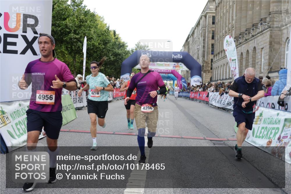 06.09.2026 - CURREX Alsterlauf Yannick Fuchs http://msf.ph/oto/10178465 06.09.2026 09:55:12 Ziel 2348, 2499, 2908, 4266, 4615, 4622, 4686, 4765, 4956, 5721, 6216 meine-sportfotos.de