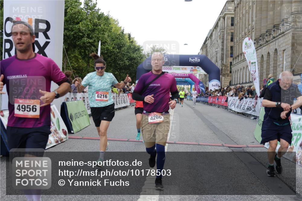 06.09.2026 - CURREX Alsterlauf Yannick Fuchs http://msf.ph/oto/10178503 06.09.2026 09:55:13 Ziel 2348, 2499, 2908, 4266, 4615, 4622, 4686, 4765, 4956, 5721, 6216 meine-sportfotos.de