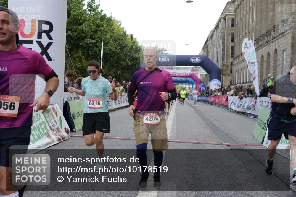 06.09.2026 - CURREX Alsterlauf Yannick Fuchs http://msf.ph/oto/10178519 06.09.2026 09:55:13 Ziel 2348, 2499, 2908, 4266, 4615, 4622, 4686, 4765, 4956, 5721, 6216 meine-sportfotos.de