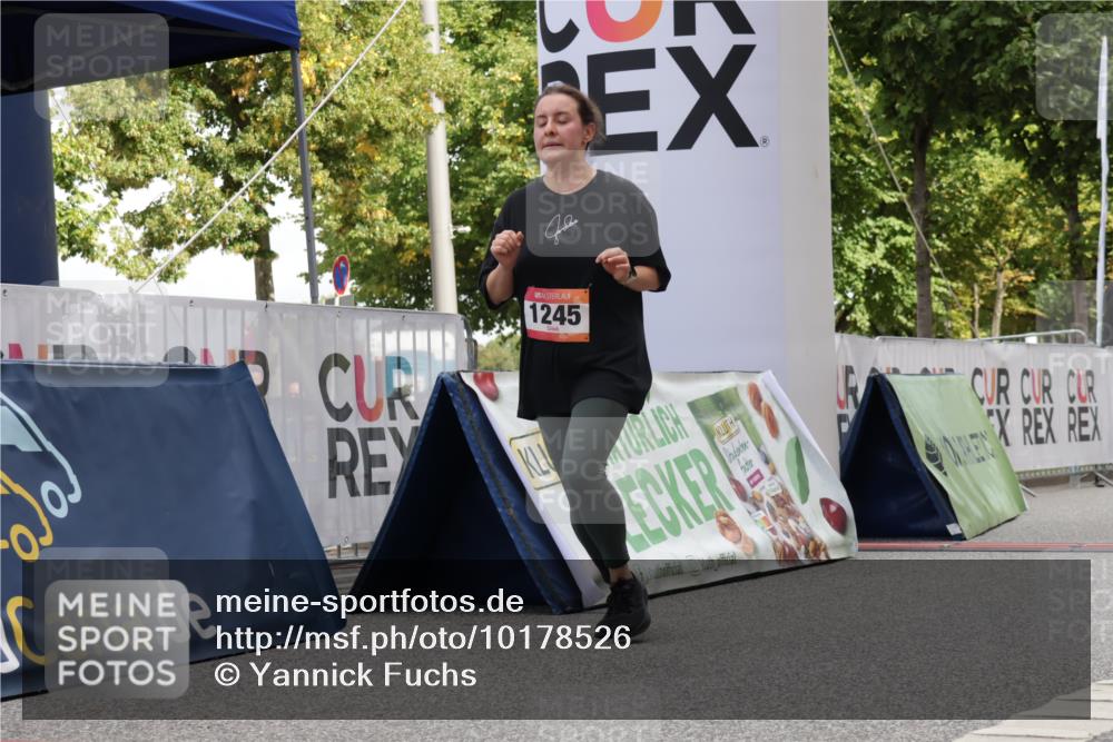06.09.2026 - CURREX Alsterlauf Yannick Fuchs http://msf.ph/oto/10178526 06.09.2026 12:03:33 Ziel 1055, 1245 meine-sportfotos.de