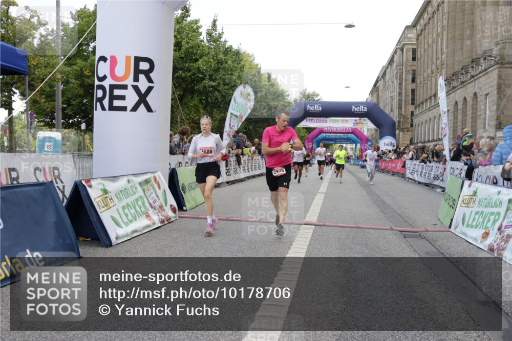06.09.2026 - CURREX Alsterlauf Yannick Fuchs http://msf.ph/oto/10178706 06.09.2026 09:55:16 Ziel 2012, 2499, 2908, 3344, 4266, 4512, 4615, 4622, 4686, 4765, 4956, 5721, 5855, 6216 meine-sportfotos.de