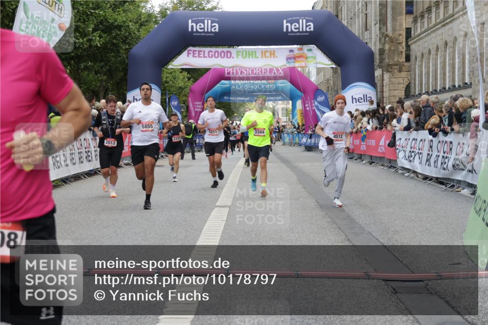 06.09.2026 - CURREX Alsterlauf Yannick Fuchs http://msf.ph/oto/10178797 06.09.2026 09:55:17 Ziel 2012, 2231, 2499, 2908, 3344, 4266, 4512, 4615, 4686, 4956, 5211, 5855, 6216 meine-sportfotos.de