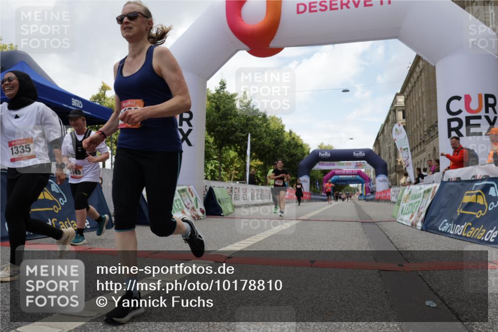 06.09.2026 - CURREX Alsterlauf Yannick Fuchs http://msf.ph/oto/10178810 06.09.2026 12:03:45 Ziel 1067, 1145, 1180, 1302, 1335 meine-sportfotos.de