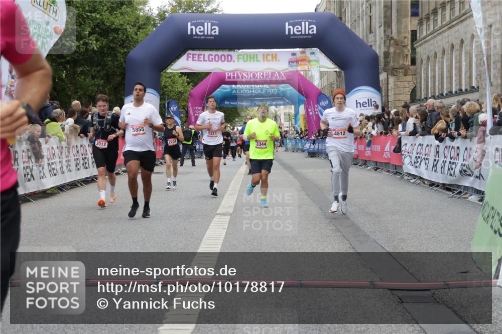06.09.2026 - CURREX Alsterlauf Yannick Fuchs http://msf.ph/oto/10178817 06.09.2026 09:55:18 Ziel 2012, 2231, 2499, 2908, 3344, 4266, 4512, 4615, 4686, 4956, 5211, 5855, 6216 meine-sportfotos.de