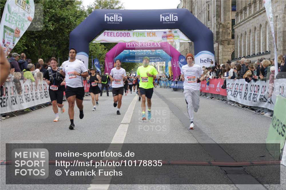 06.09.2026 - CURREX Alsterlauf Yannick Fuchs http://msf.ph/oto/10178835 06.09.2026 09:55:18 Ziel 2012, 2231, 2499, 2908, 3344, 4266, 4512, 4615, 4686, 4956, 5211, 5855, 6216 meine-sportfotos.de