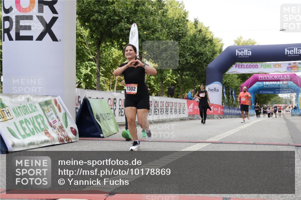 06.09.2026 - CURREX Alsterlauf Yannick Fuchs http://msf.ph/oto/10178869 06.09.2026 12:03:46 Ziel 1067, 1145, 1180, 1302, 1335 meine-sportfotos.de